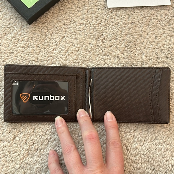 Runbox brown wallet. Box included. NWT! - Picture 4 of 5